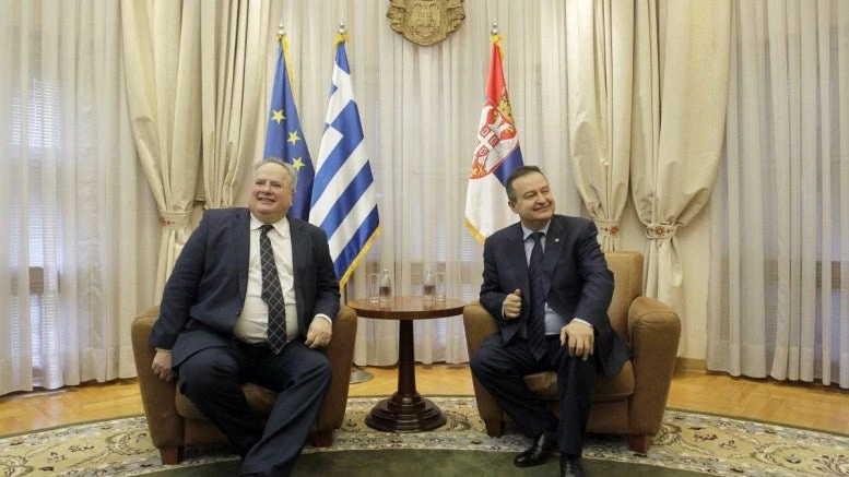 Εντονη κινητικότητα: Τι μεταφέρει στη “βαλίτσα” του ο Κοτζιάς κατά το ταξίδι στο “εκρηκτικό τρίγωνο” Σερβία Κόσοβο Σκόπια